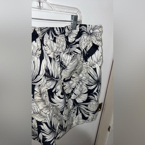 Tropical Printed Men’s Swim Trunks Size XL 7in inseam NWT - Picture 8 of 10